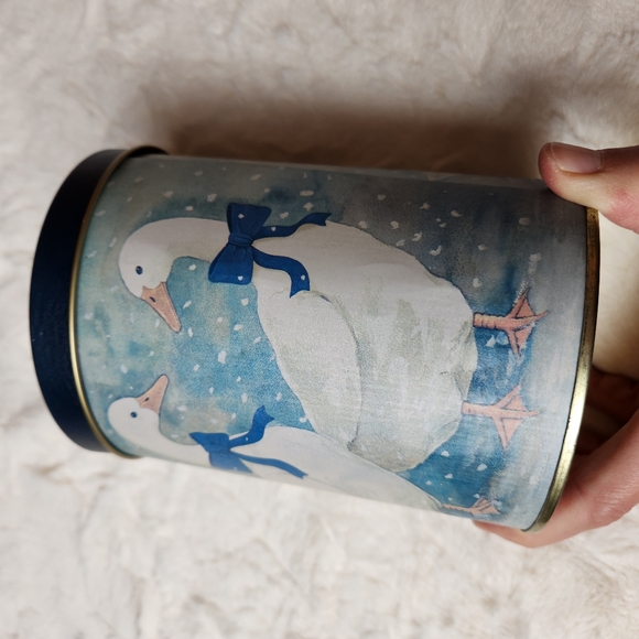Vintage R.O.C. Nesting Goose Geese Storage Tin (Set of 3) - Picture 8 of 8